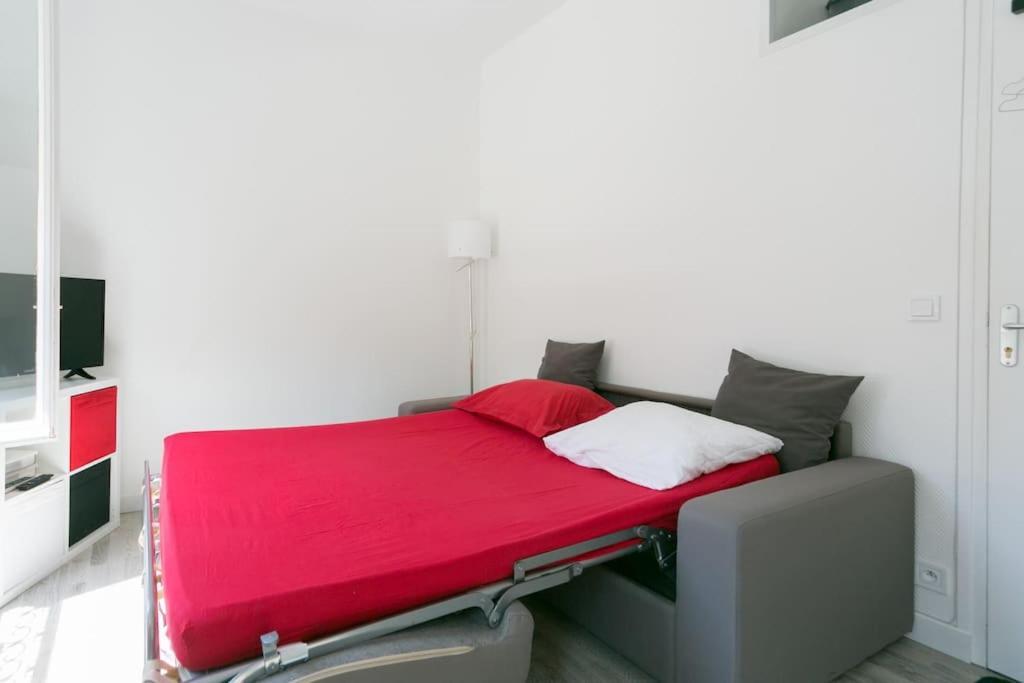 Charming Parisian Studio! Apartment