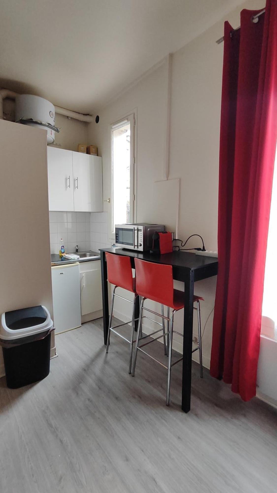 Charming Parisian Studio! Apartment