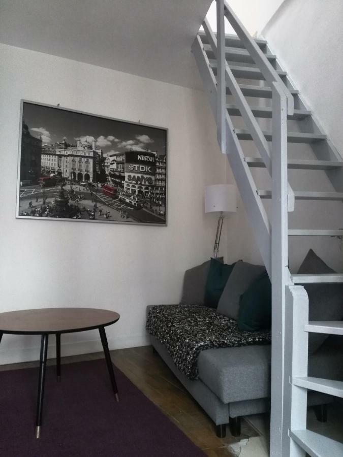 Charming Parisian Studio! Apartment *